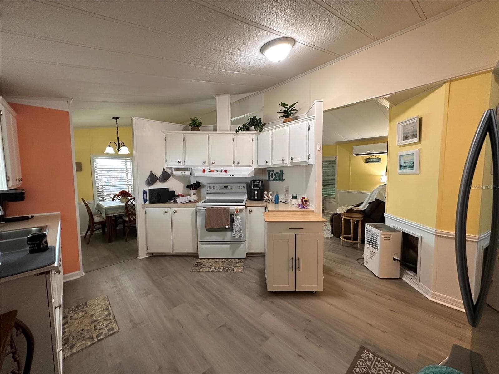 Manufactured Home at 91 MERRIMAC DR, FLAGLER BEACH, photo 2 of 21