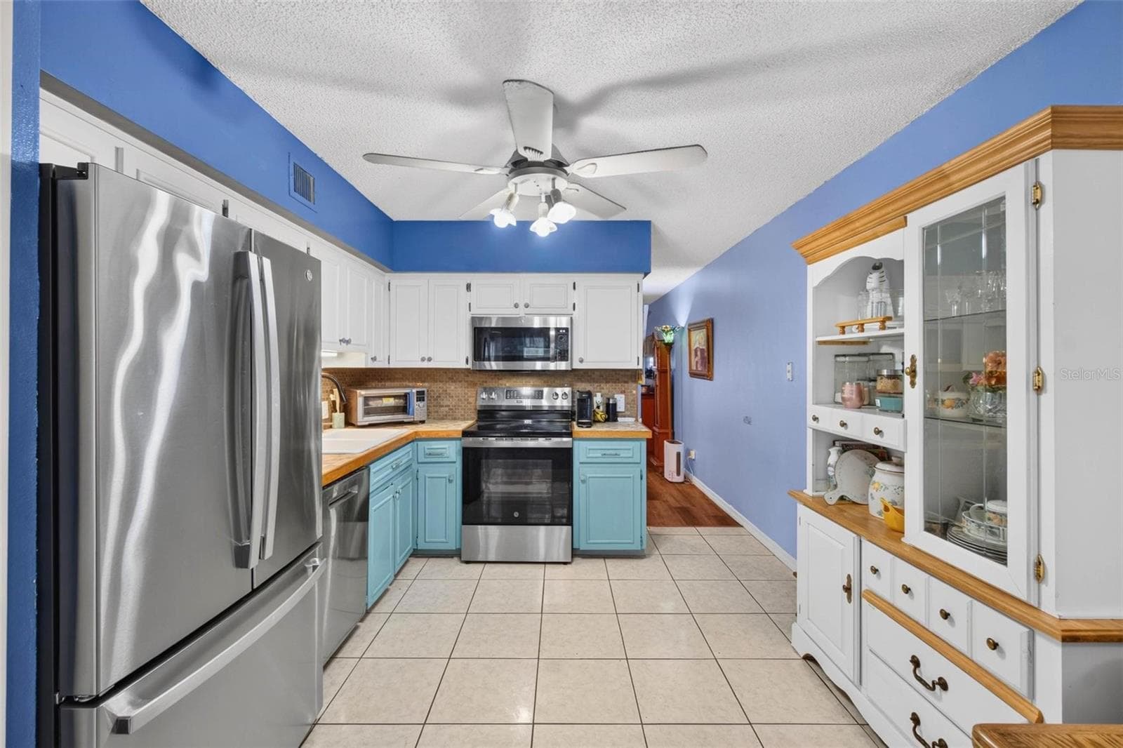 Kitchen and Panty - 2287 PHILIPPINE DR #9, CLEARWATER