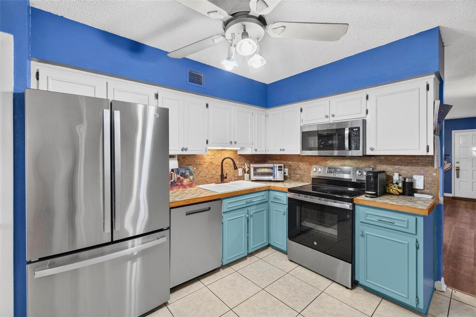 SS appliances - 2287 PHILIPPINE DR #9, CLEARWATER
