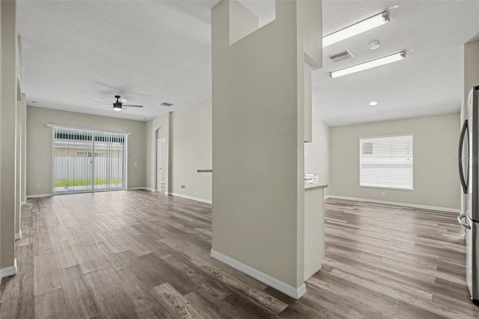 Single Family Residence at 4204 MORNING BREEZE CT, TAMPA, photo 6 of 16