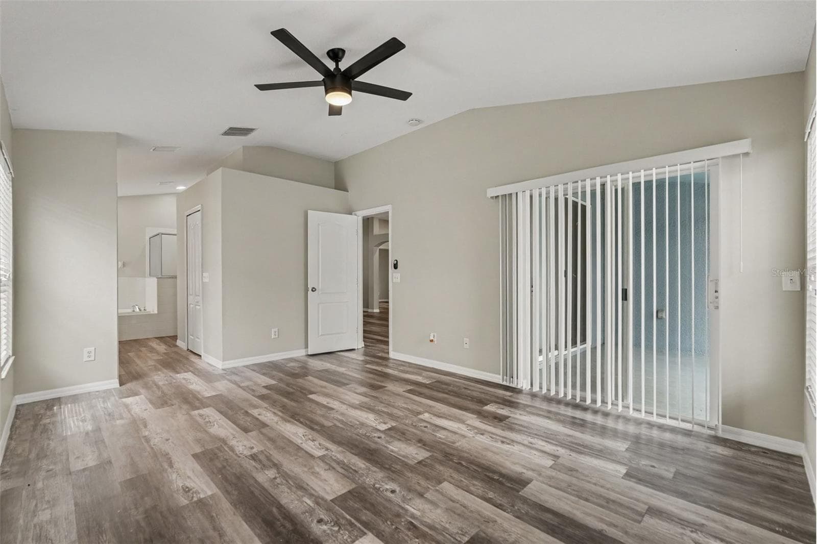 Single Family Residence at 4204 MORNING BREEZE CT, TAMPA, photo 8 of 16