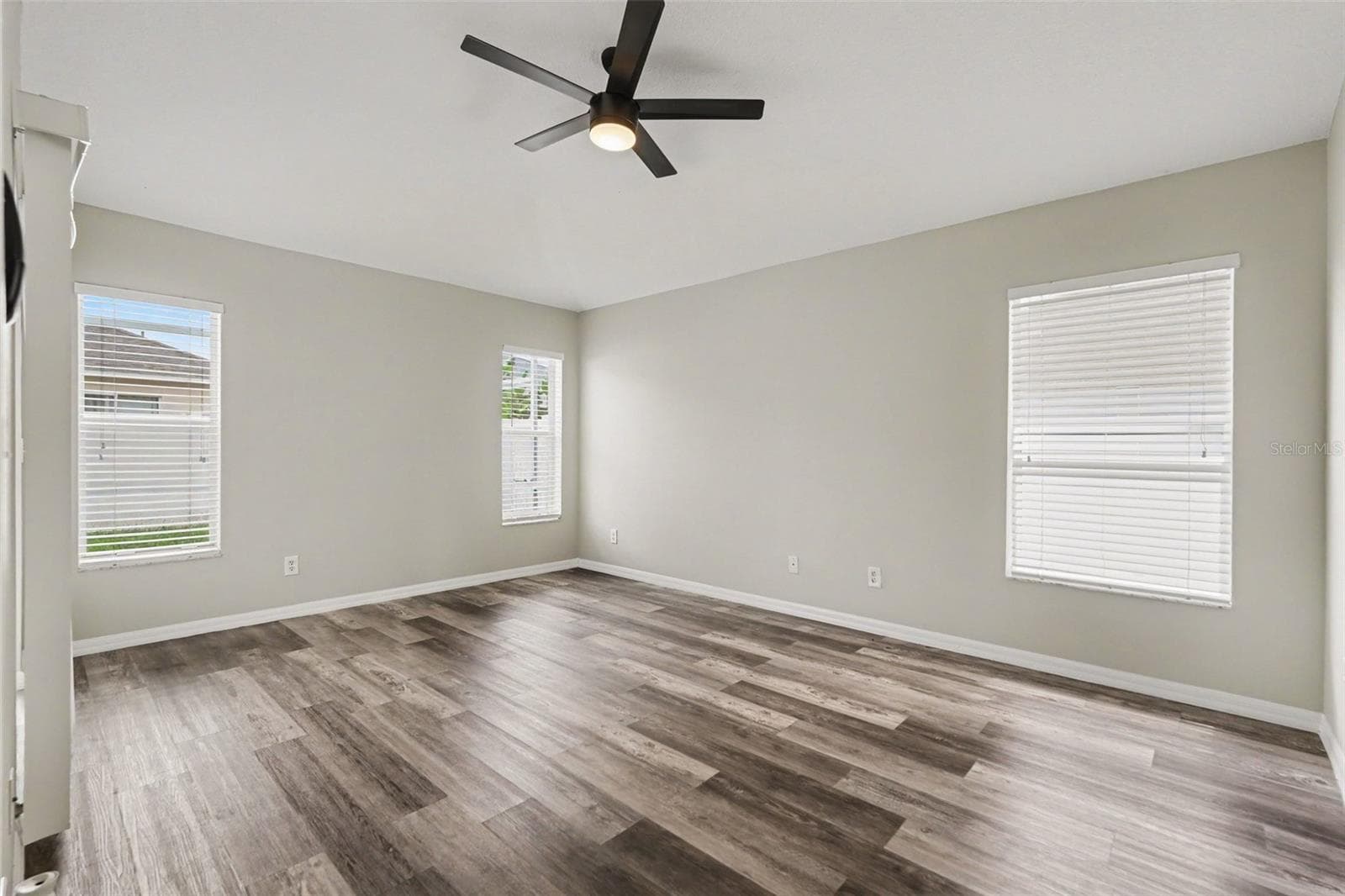 Single Family Residence at 4204 MORNING BREEZE CT, TAMPA, photo 9 of 16