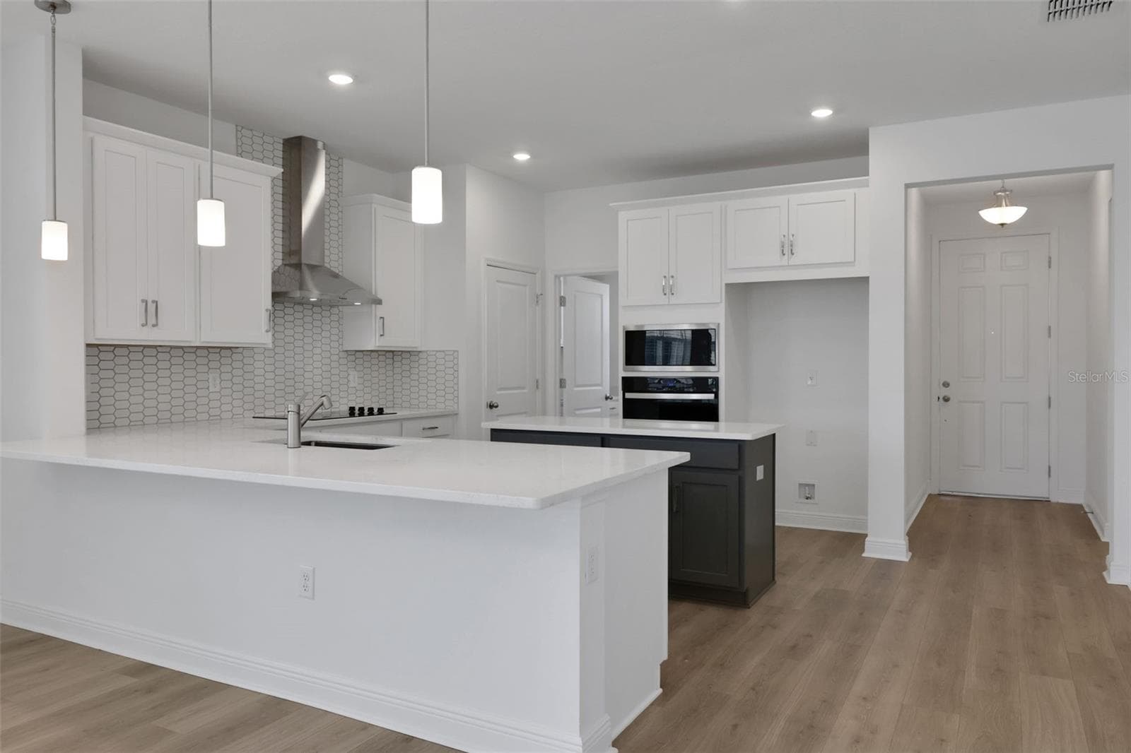 Single Family Residence at 6345 WILD PERSIMMON WAY, WINTER GARDEN, photo 5 of 13