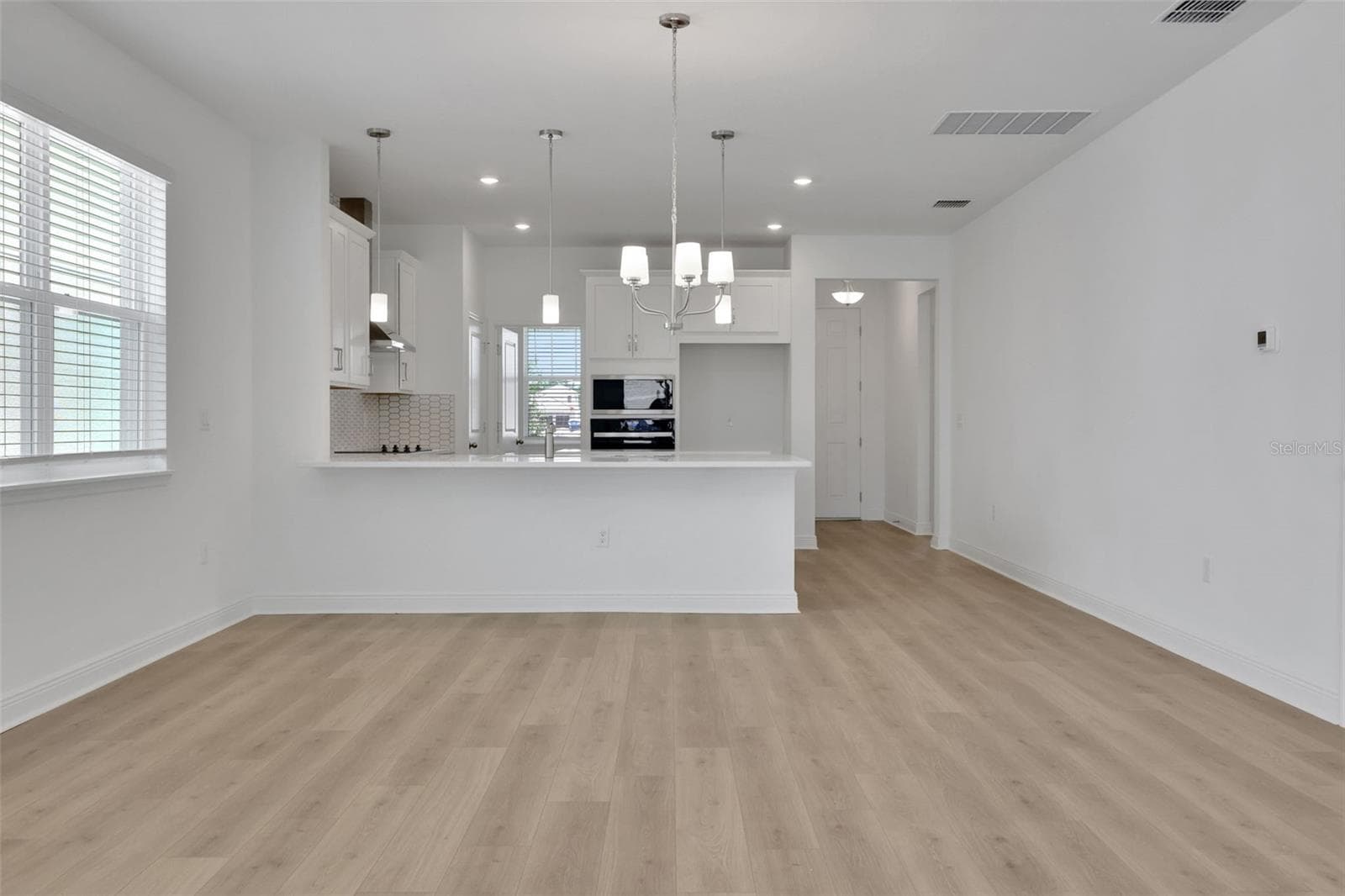 Single Family Residence at 6345 WILD PERSIMMON WAY, WINTER GARDEN, photo 6 of 13