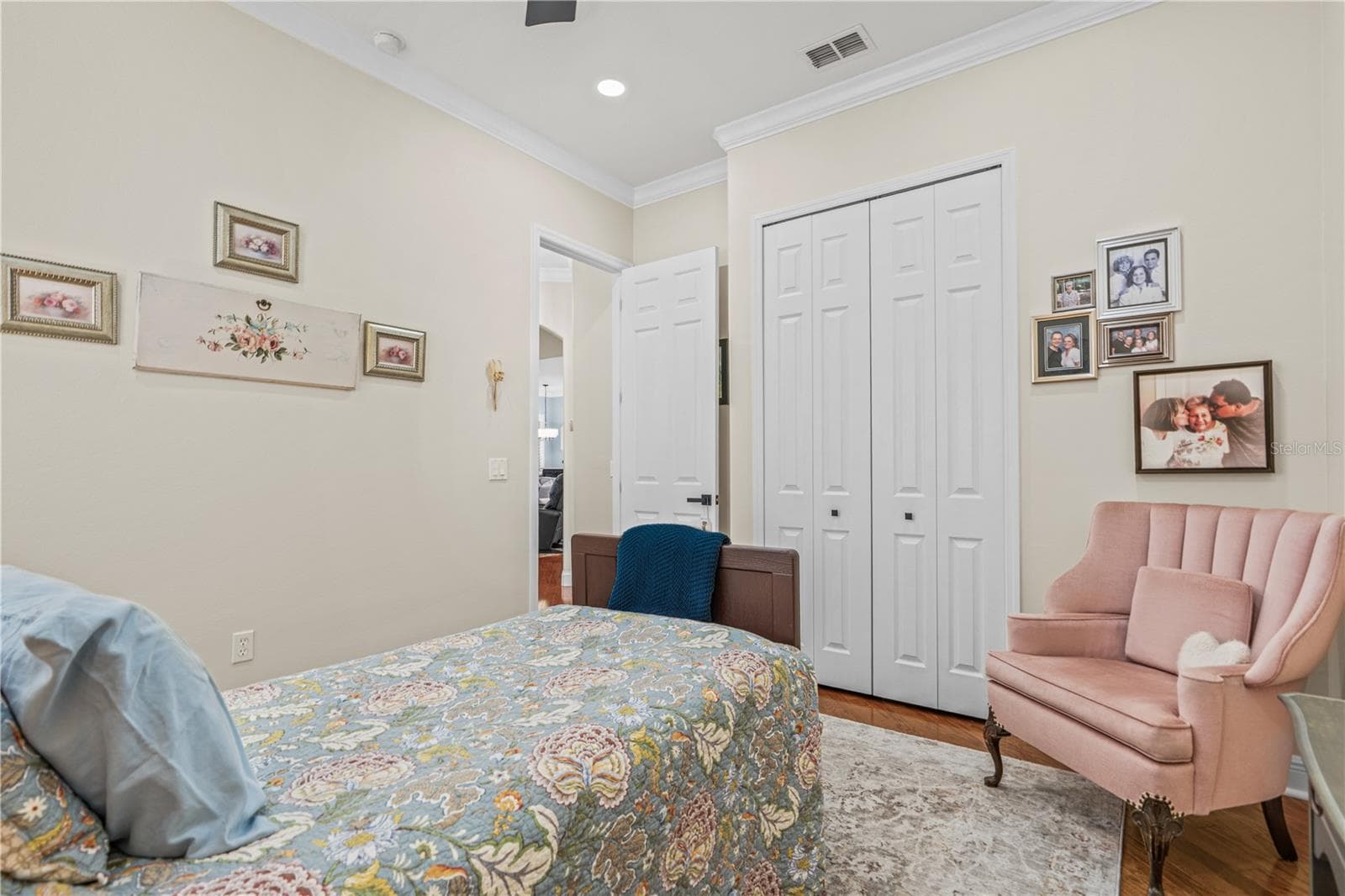 View from the guest bedroom looking toward the hallway; Note even the closet doors are 8ft tall - 520 SOTHEBY WAY, DEBARY