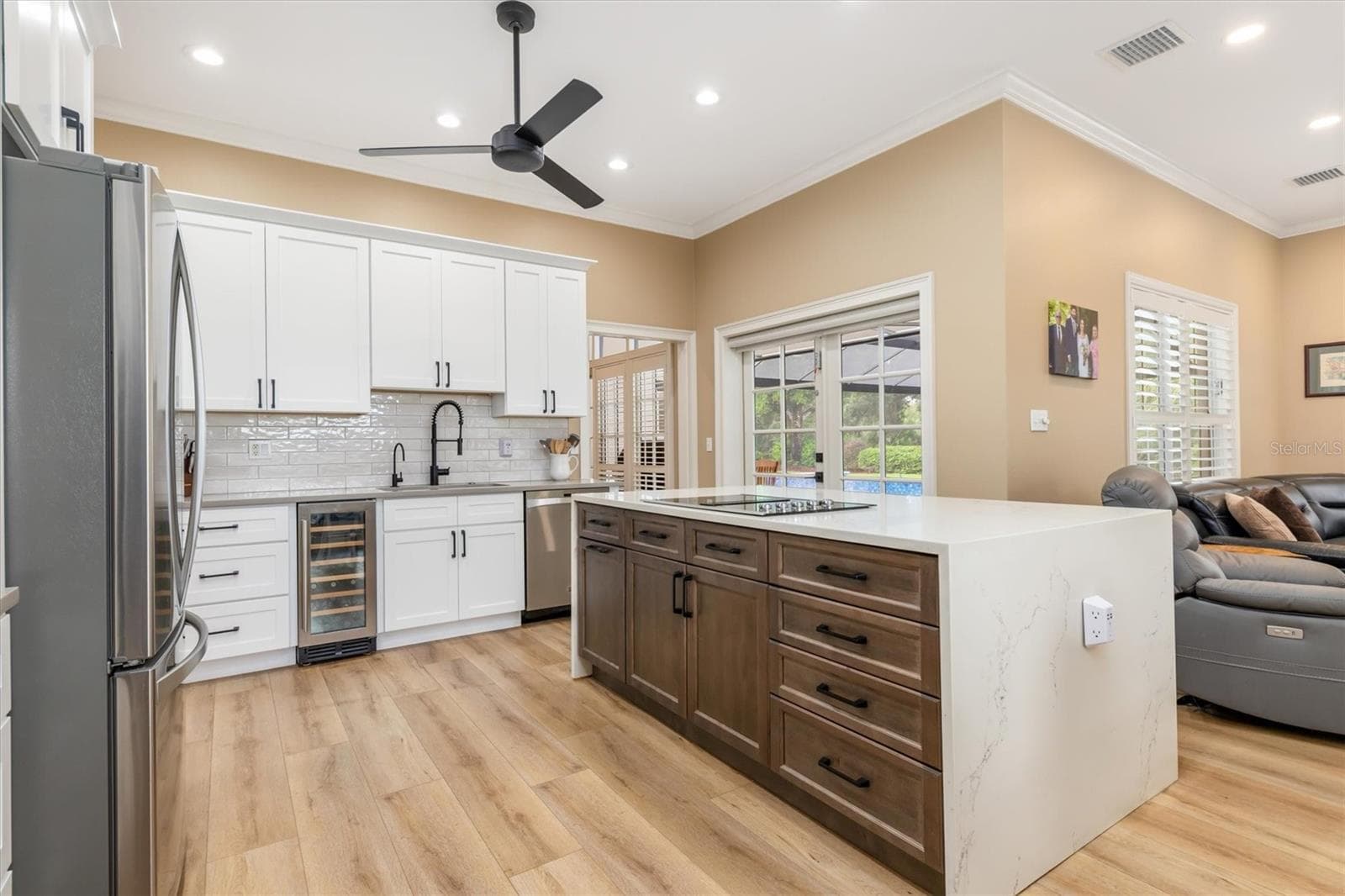 Open floor plan - 11231 SW THORNTON AVE, ARCADIA
