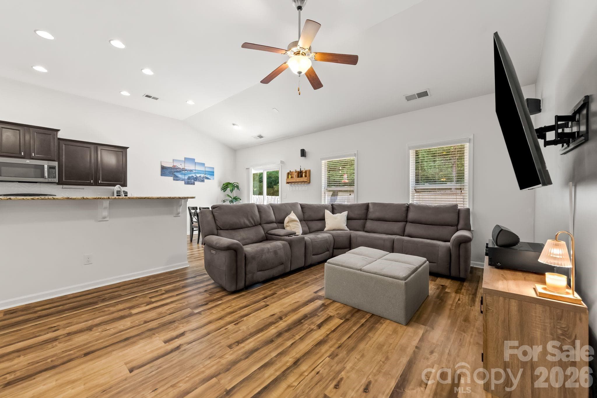Single Family Residence at 10014 Goose Landing Drive, Charlotte, photo 7 of 31