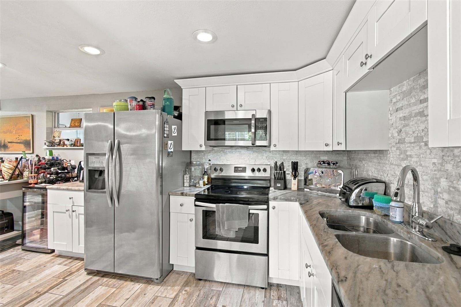 Single Family Residence at 10803 N OREGON CIR, TAMPA, photo 11 of 26