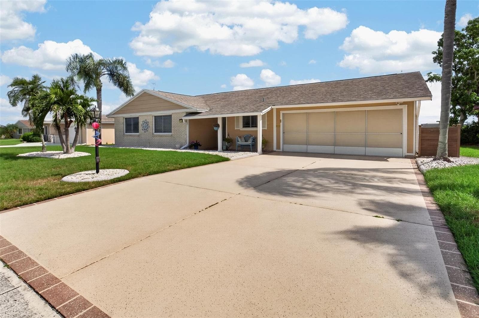 Single Family Residence at 1003 ANDOVER CIR, SUN CITY CENTER, photo 2 of 45