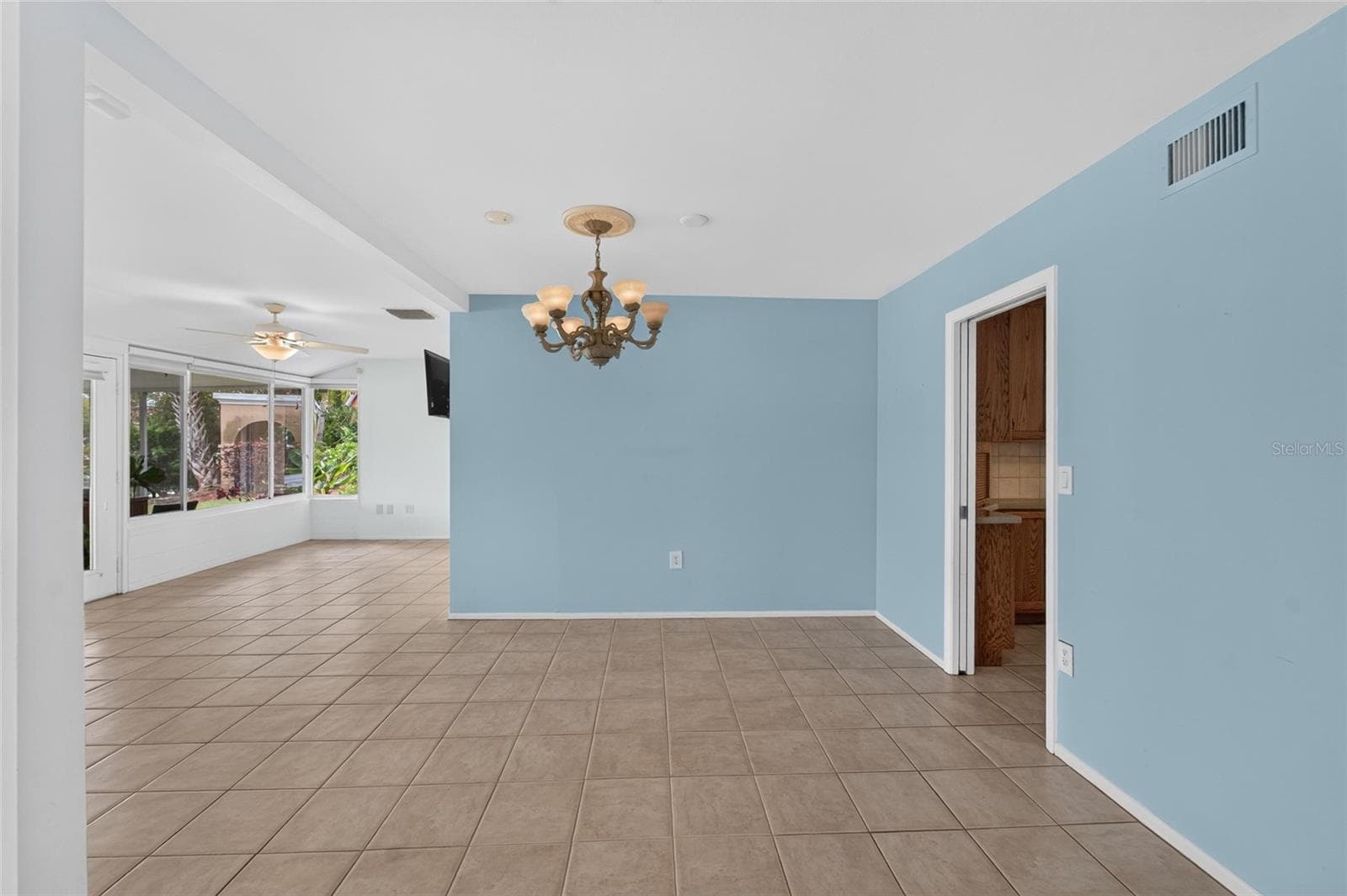 Single Family Residence at 1003 ANDOVER CIR, SUN CITY CENTER, photo 19 of 45