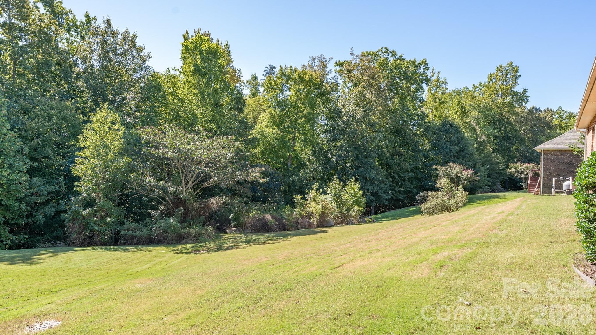 Side yard - 2581 Flintshire Lane, Gastonia