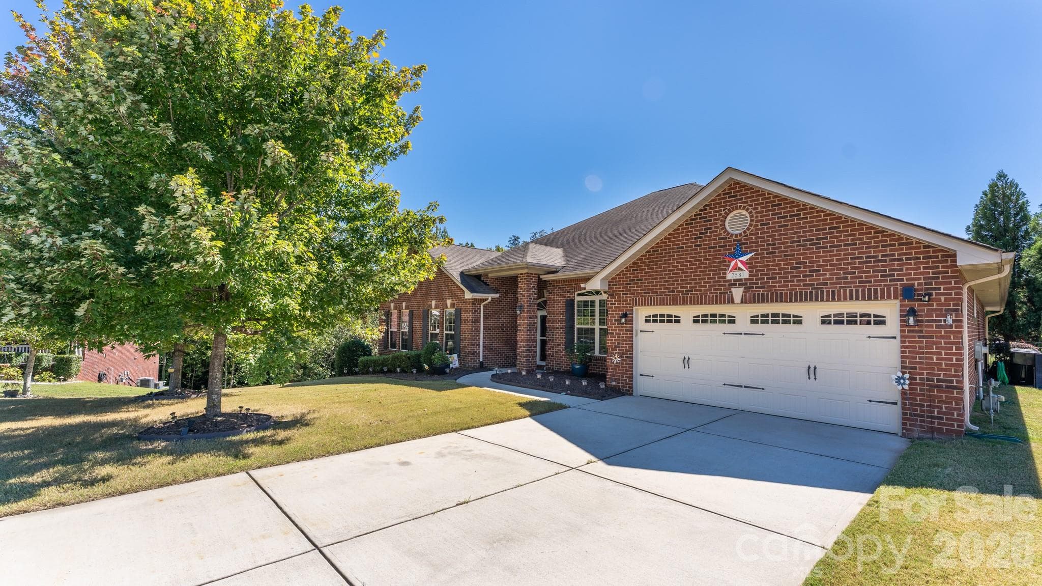 Single Family Residence at 2581 Flintshire Lane, Gastonia, photo 4 of 45