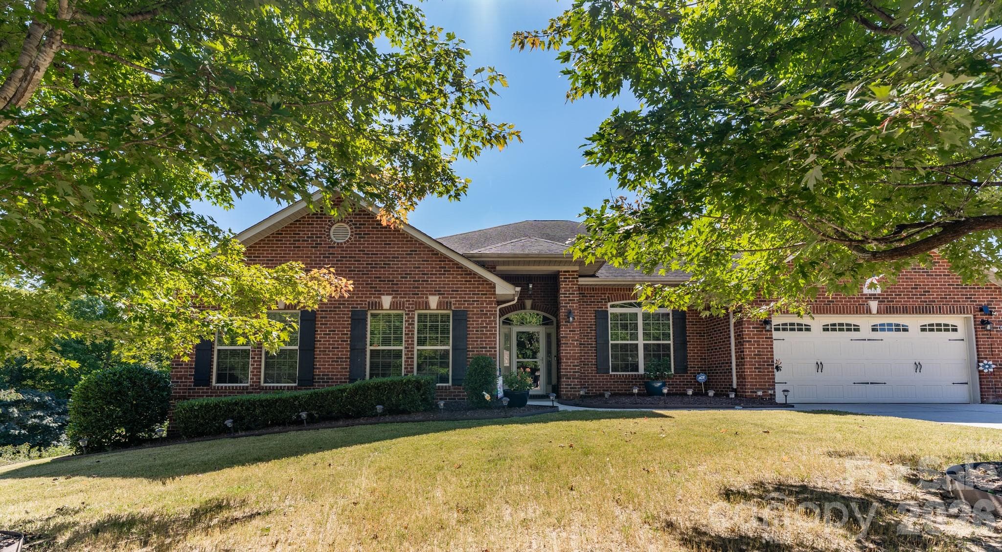 Single Family Residence at 2581 Flintshire Lane, Gastonia, photo 3 of 45
