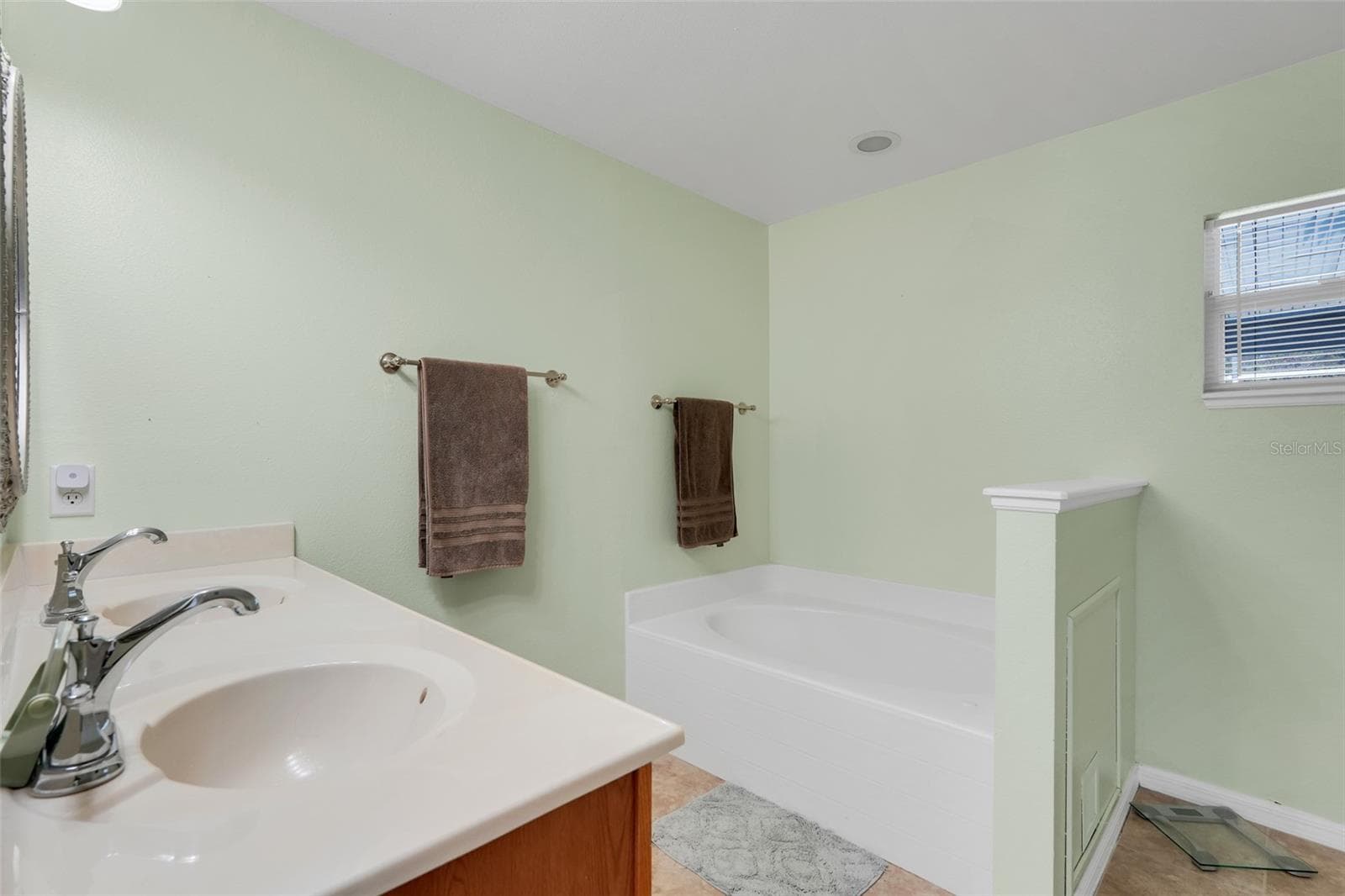 Single Family Residence at 2031 BERRIEN DR, DELTONA, photo 19 of 40