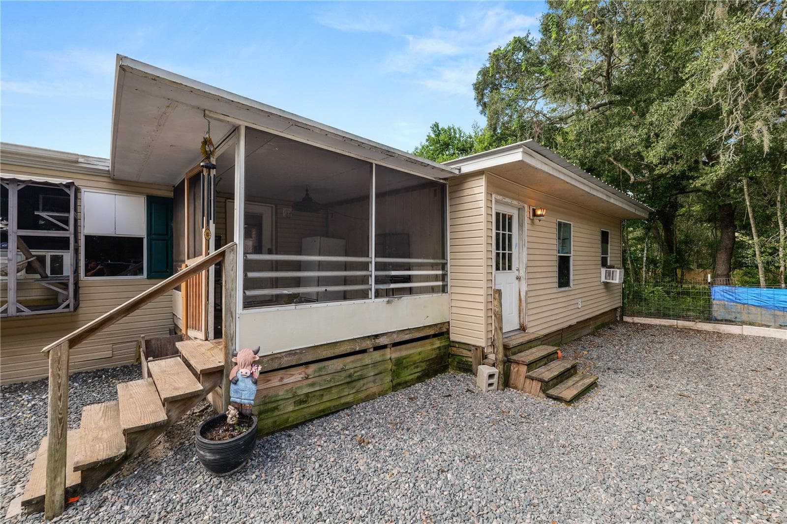Manufactured Home at 14321 SORREL ST, BROOKSVILLE, photo 5 of 37