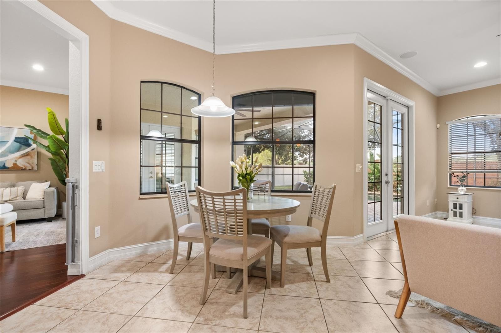 Breakfast nook off of the kitchen and family room - 1260 BELLA VISTA CIR, LONGWOOD