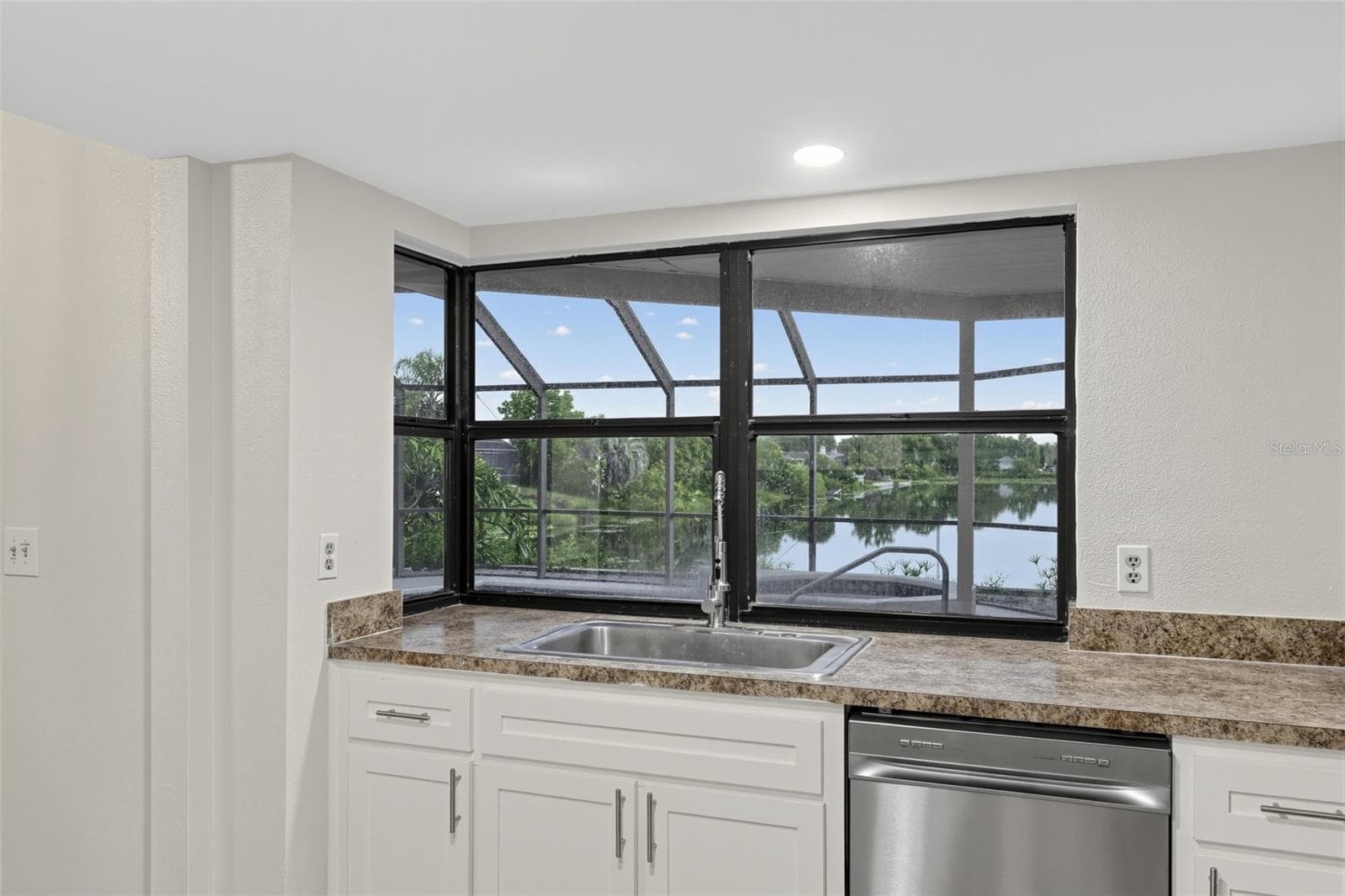 Single Family Residence at 2831 BLOSSOM LK, HOLIDAY, photo 10 of 27