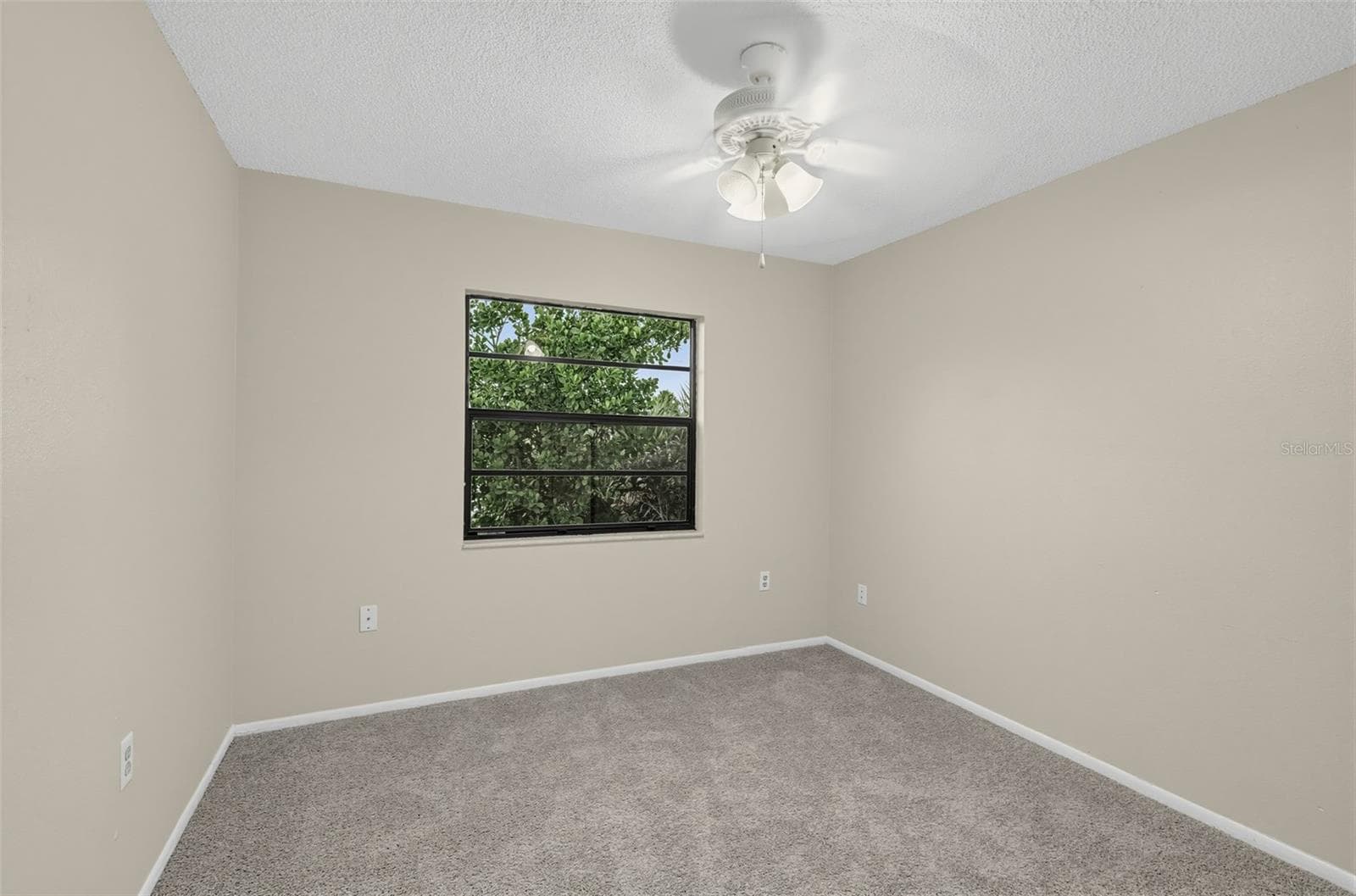 Single Family Residence at 2831 BLOSSOM LK, HOLIDAY, photo 13 of 27