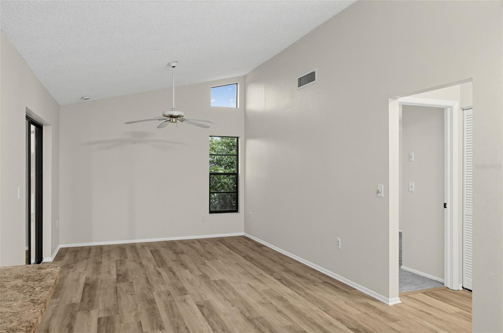Single Family Residence at 2831 BLOSSOM LK, HOLIDAY, photo 19 of 27