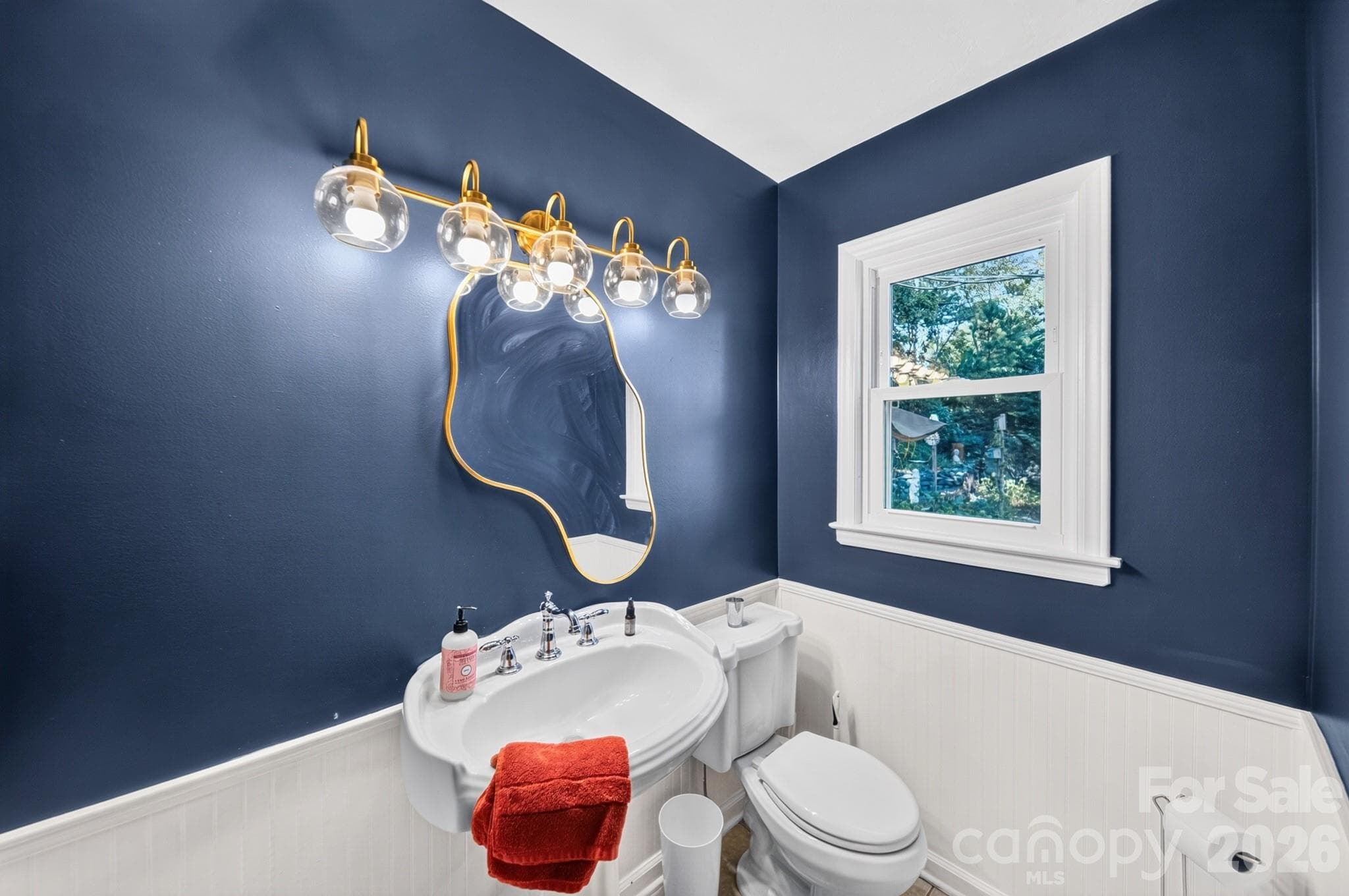 Main level bathroom - 1309 Worcaster Place, Charlotte