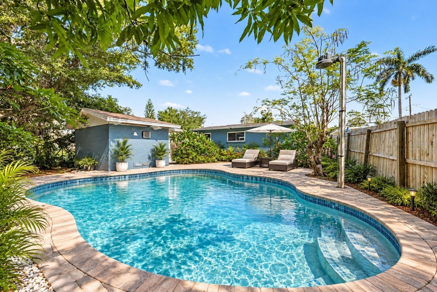 Pool Virtually Staged - 4516 W PAXTON AVE, TAMPA