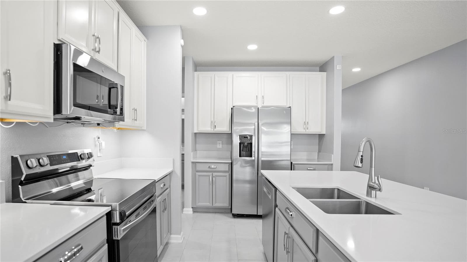 Single Family Residence at 6943 WILSON PASTURE AVE, GROVELAND, photo 14 of 74