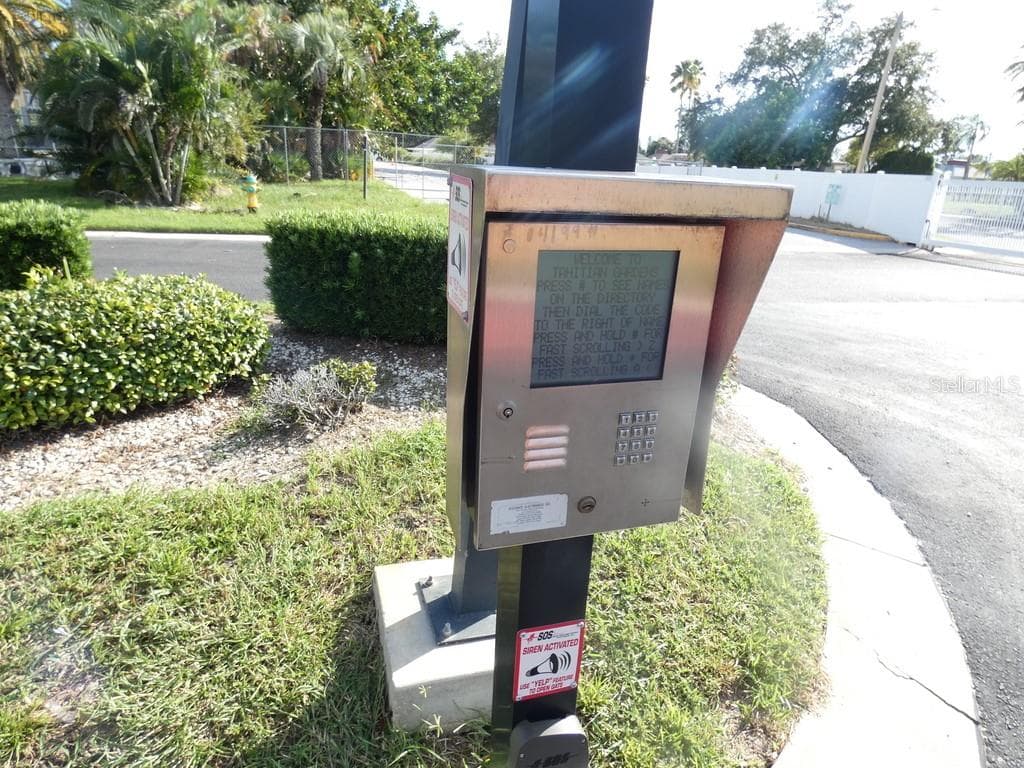 Access to Neighborhood!! Gated!!! - 4322 TAHITIAN GARDENS CIR #B, HOLIDAY