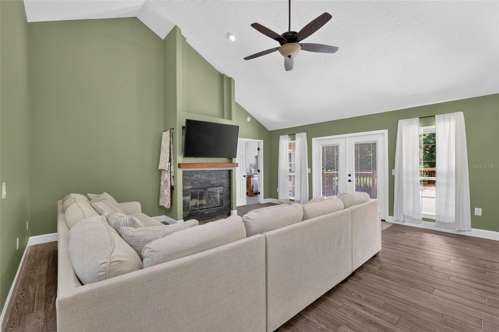 Single Family Residence at 267 RESERVE DR, TAVARES, photo 16 of 52