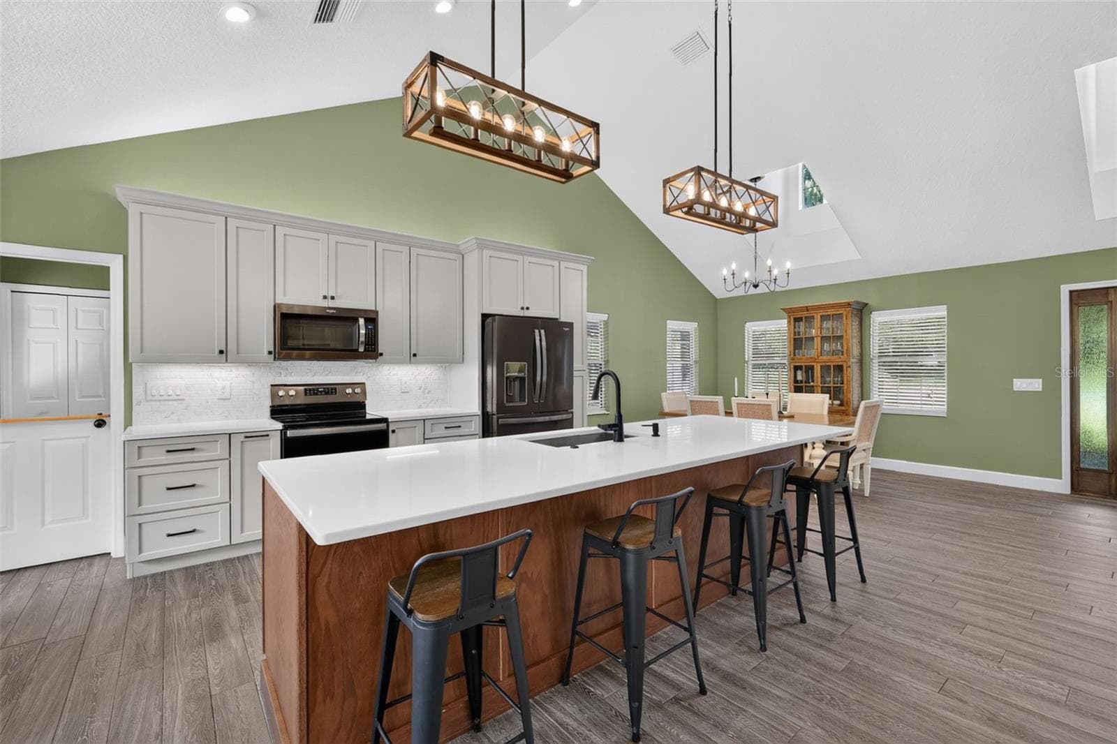 Single Family Residence at 267 RESERVE DR, TAVARES, photo 12 of 52