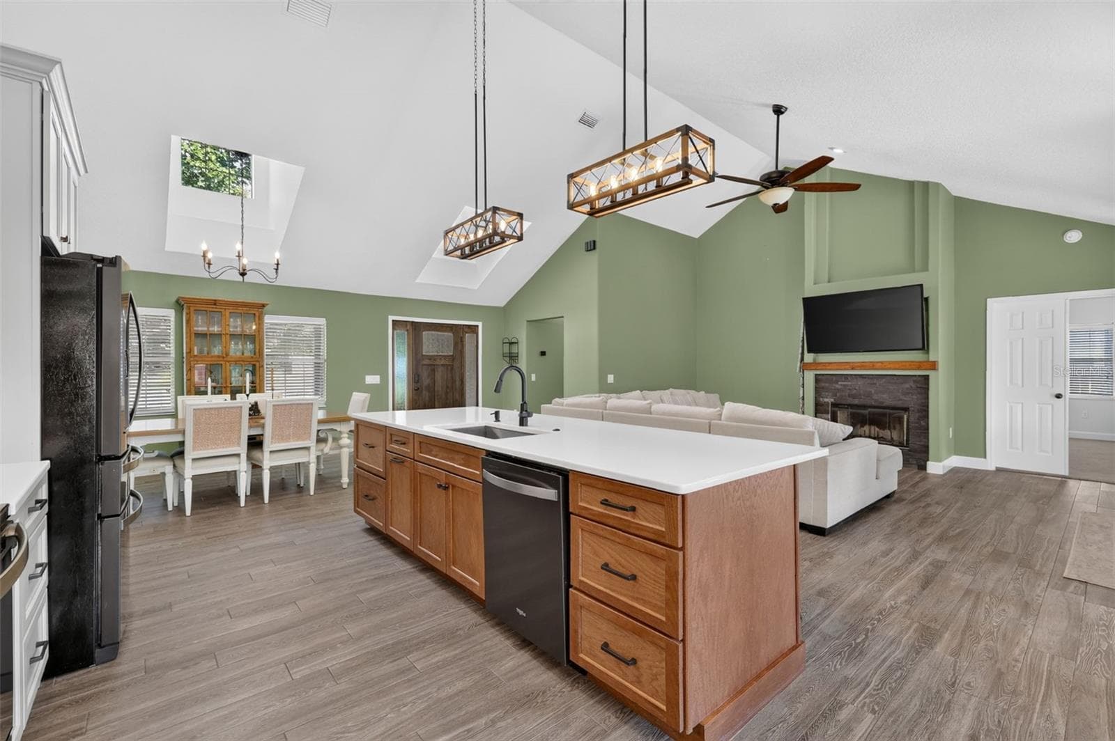 Single Family Residence at 267 RESERVE DR, TAVARES, photo 21 of 52