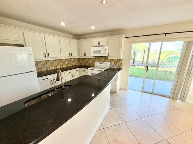 Townhouse at 2438 HASSONITE ST, KISSIMMEE, photo 16 of 40
