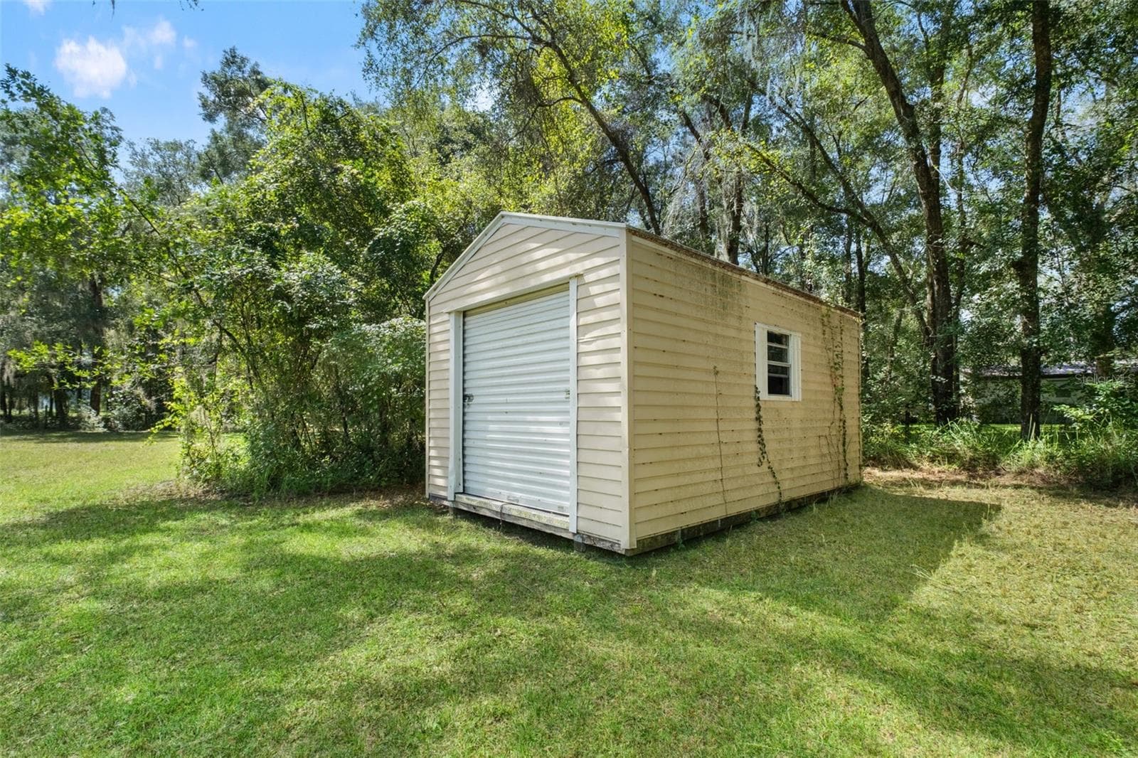Single Family Residence at 10890 S TURNER AVE, FLORAL CITY, photo 44 of 47