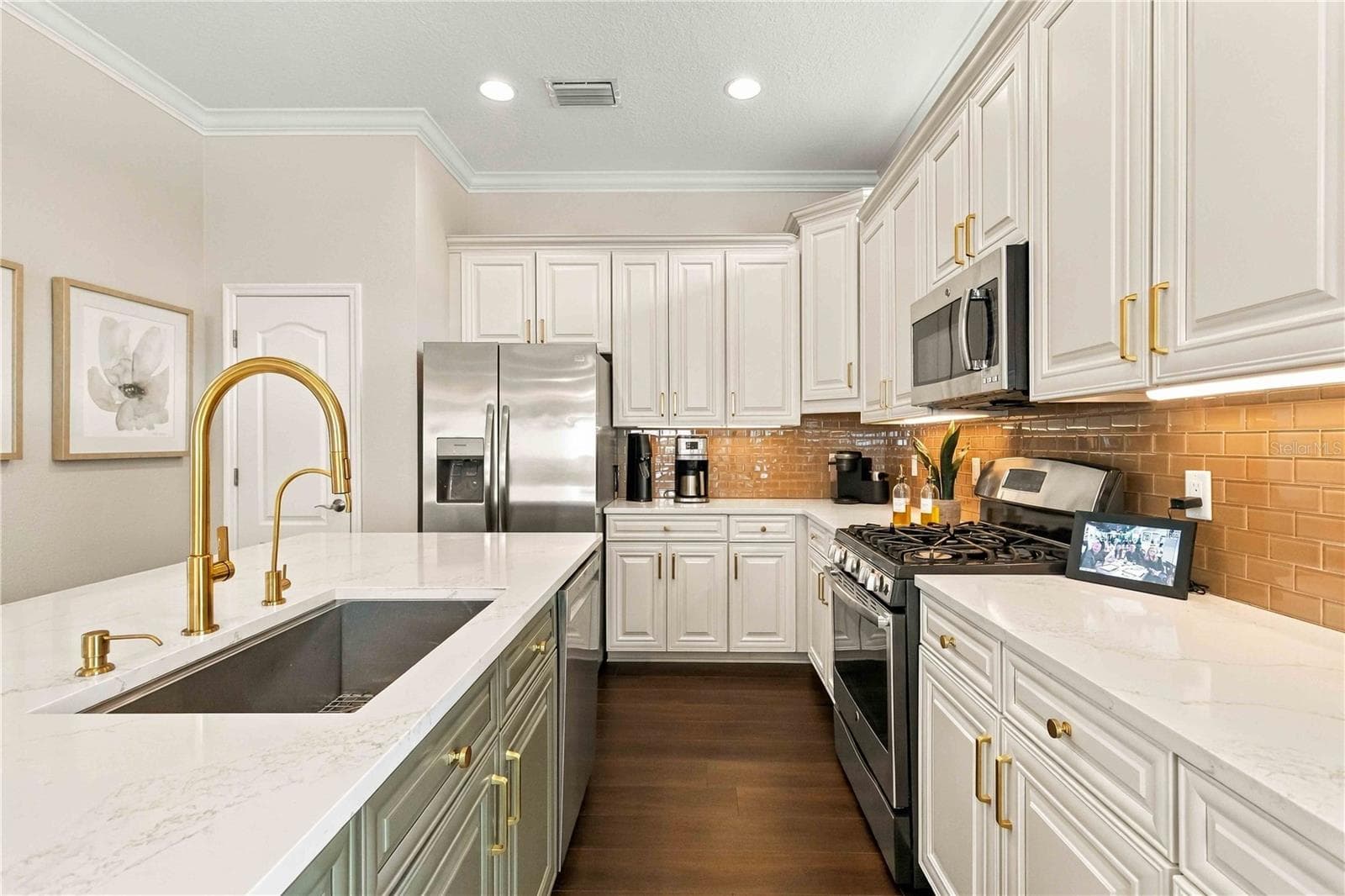 Single Family Residence at 10619 GLENCORSE TER, BRADENTON, photo 11 of 64