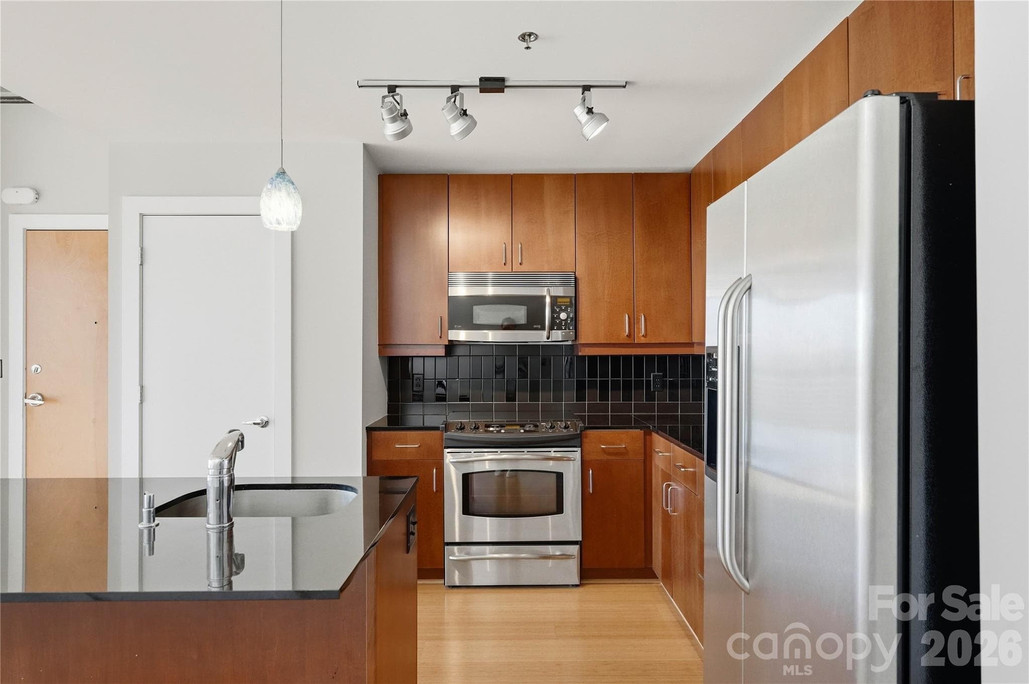 Condominium at 505 E 6th Street, Charlotte, photo 9 of 29