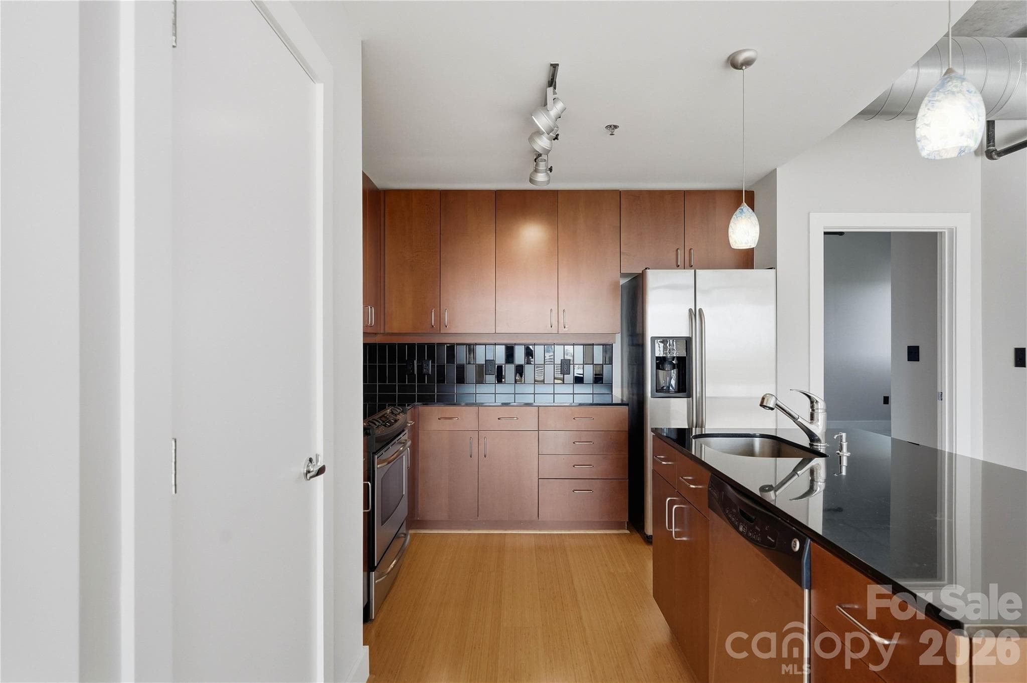 Condominium at 505 E 6th Street, Charlotte, photo 10 of 29