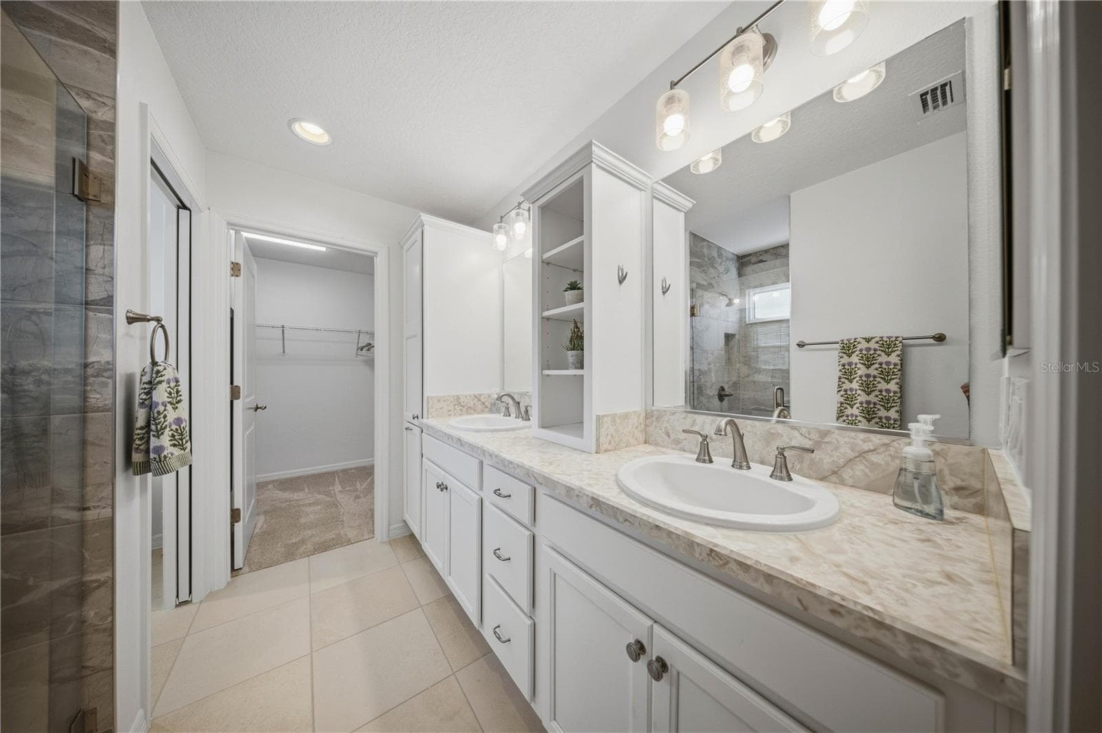 Primary Bathroom wi Walk-In-Shower and Large Walk-In Closet - 2505 DREW CIR, THE VILLAGES