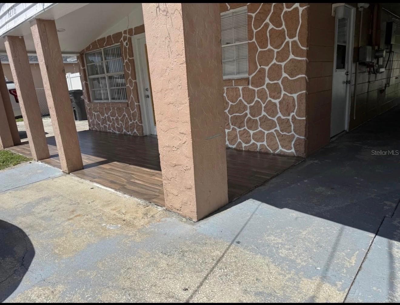 Single Family Residence at 7210 N HUBERT AVE, TAMPA, photo 2 of 15