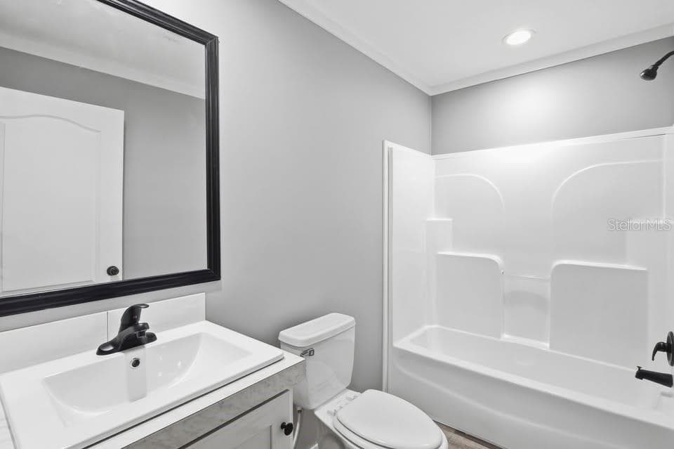 Manufactured Home at 1913 WOODCREST DR, ORMOND BEACH, photo 9 of 19