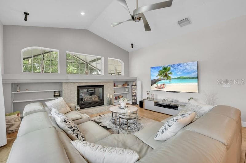 Family Room - 1001 SPLIT SILK ST, VALRICO