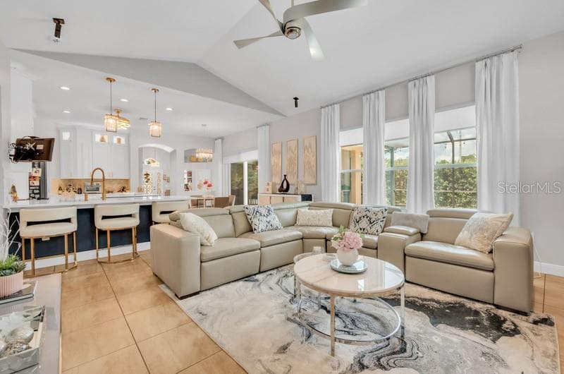 Family Room - 1001 SPLIT SILK ST, VALRICO