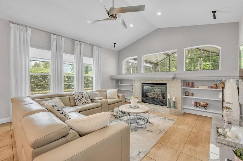Family Room - 1001 SPLIT SILK ST, VALRICO