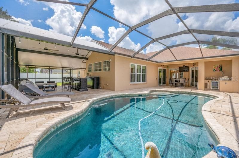 Pool - 1001 SPLIT SILK ST, VALRICO
