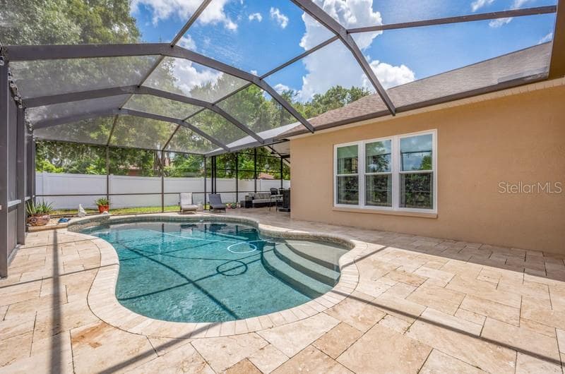 Pool - 1001 SPLIT SILK ST, VALRICO