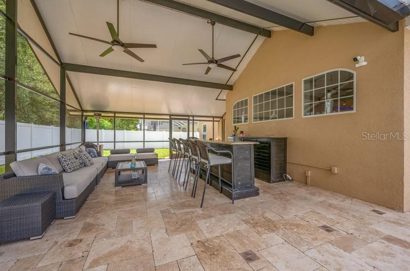 Covered Entertainment Area - 1001 SPLIT SILK ST, VALRICO