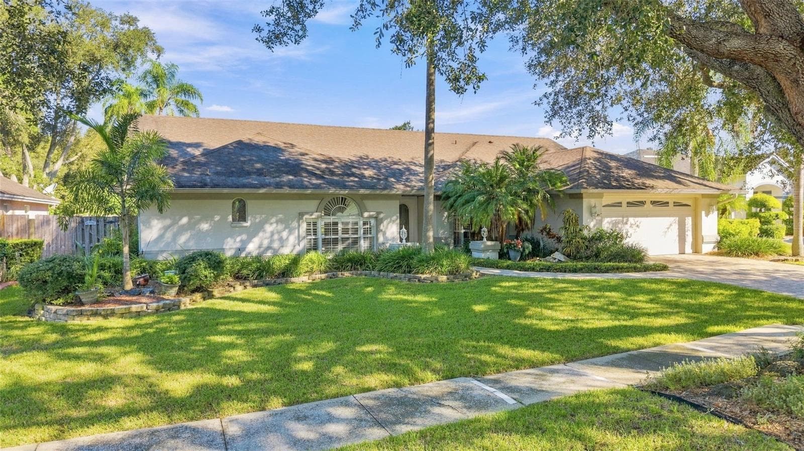 Single Family Residence at 16508 BLENHEIM DR, LUTZ, photo 2 of 53