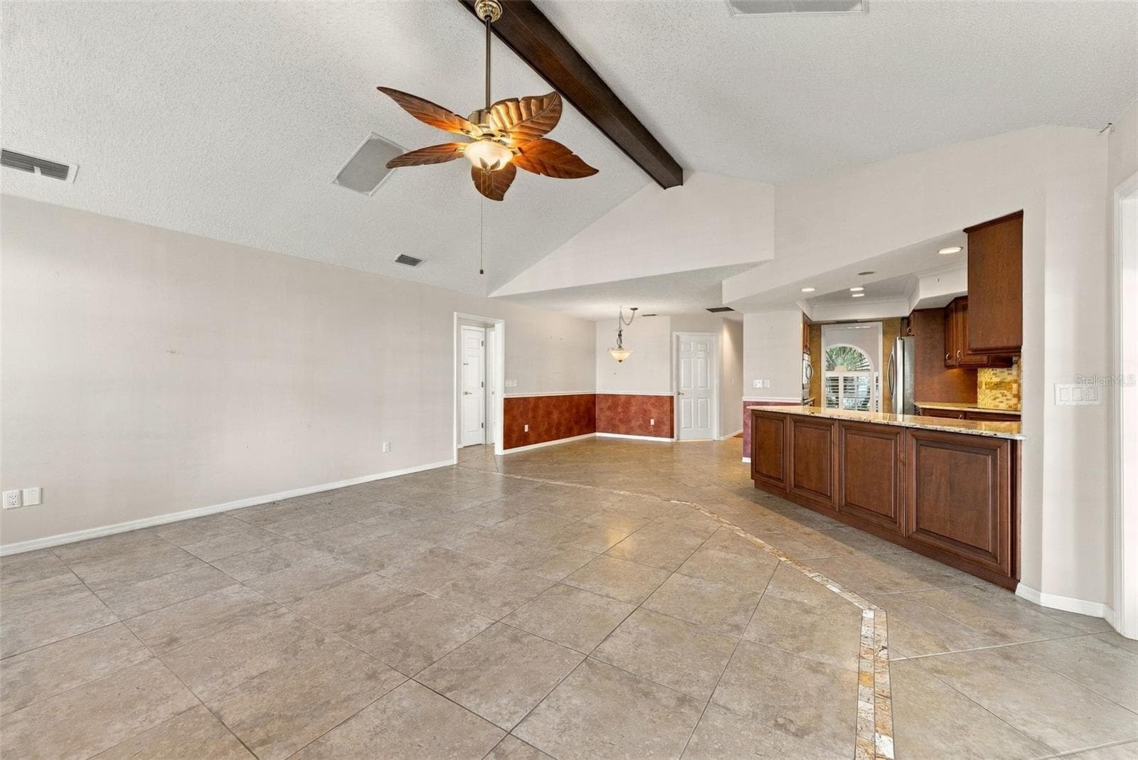 living room - 16508 BLENHEIM DR, LUTZ