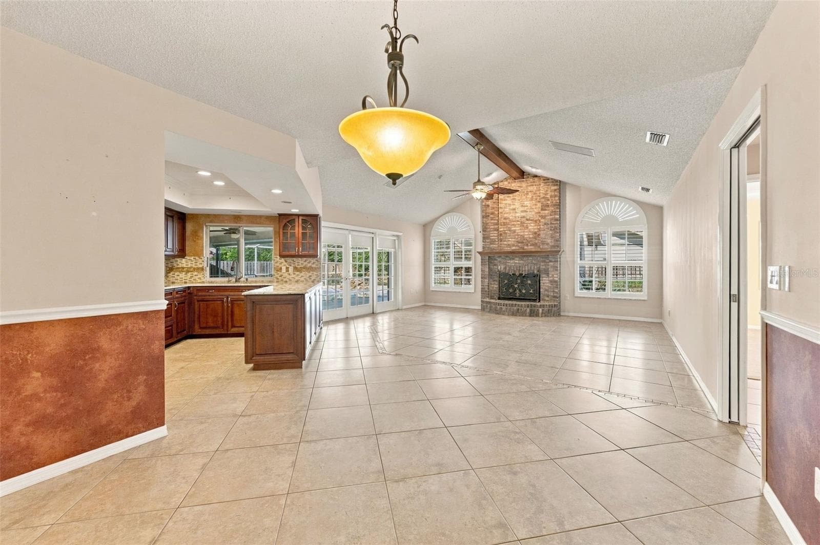living room - 16508 BLENHEIM DR, LUTZ