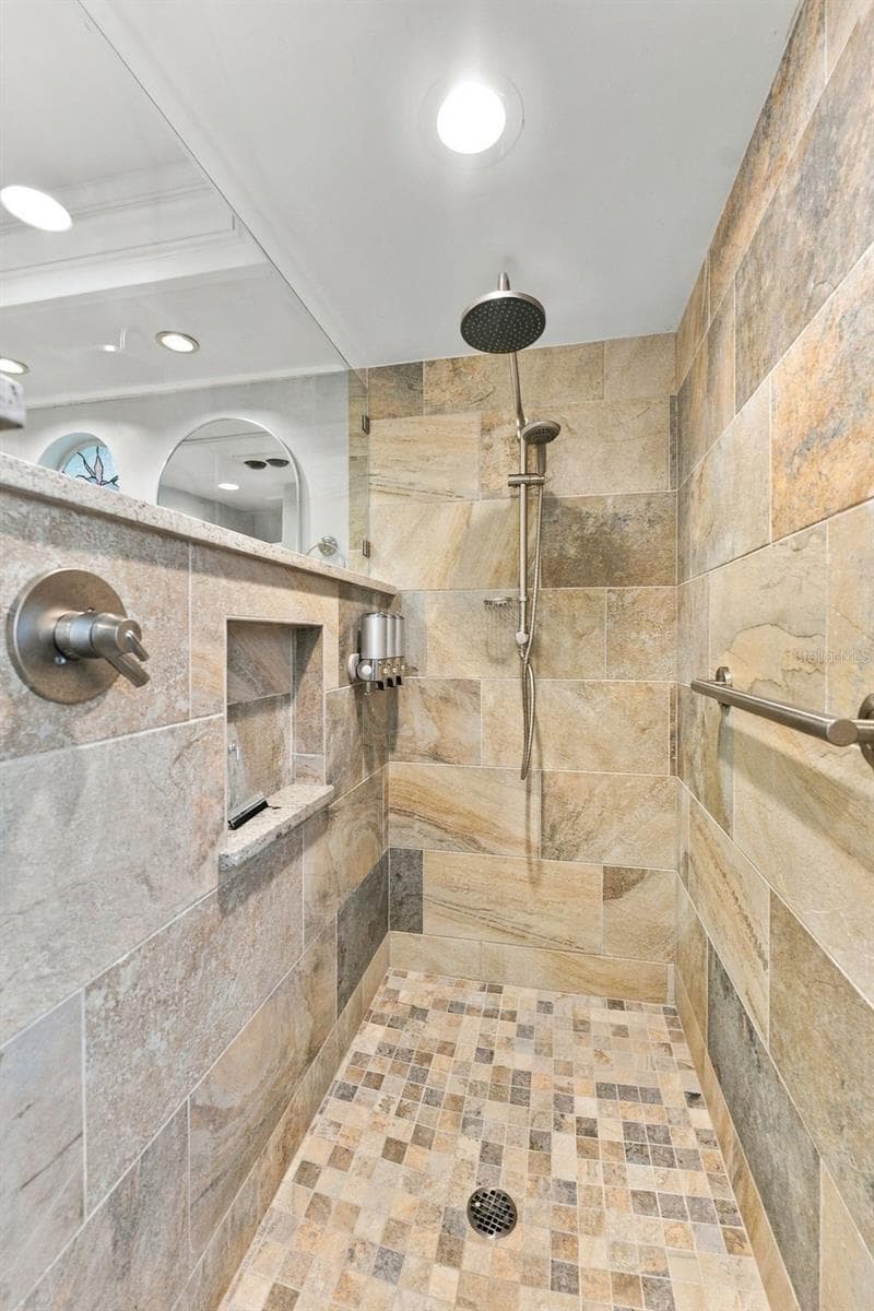 Single Family Residence at 16508 BLENHEIM DR, LUTZ, photo 23 of 53