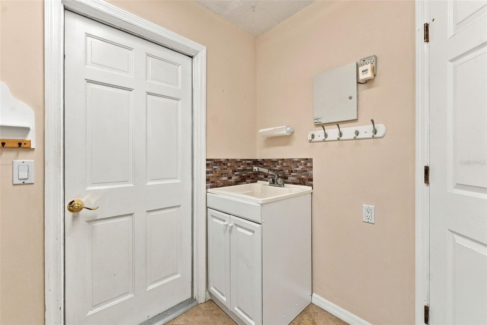 utility/laundry room - 16508 BLENHEIM DR, LUTZ