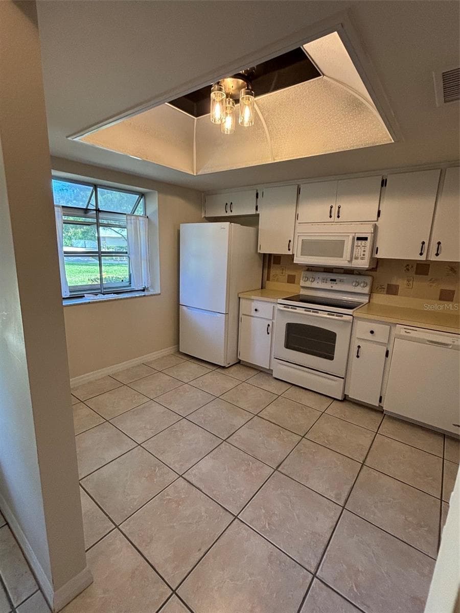 Villa at 1059 DUNROBIN DR #B, PALM HARBOR, photo 7 of 29